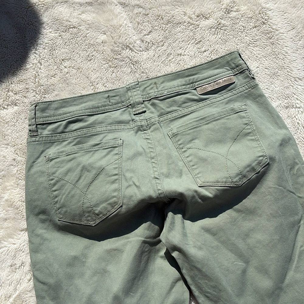 Calvin Klein Light Sage Cropped Capris - Picture 9 of 9